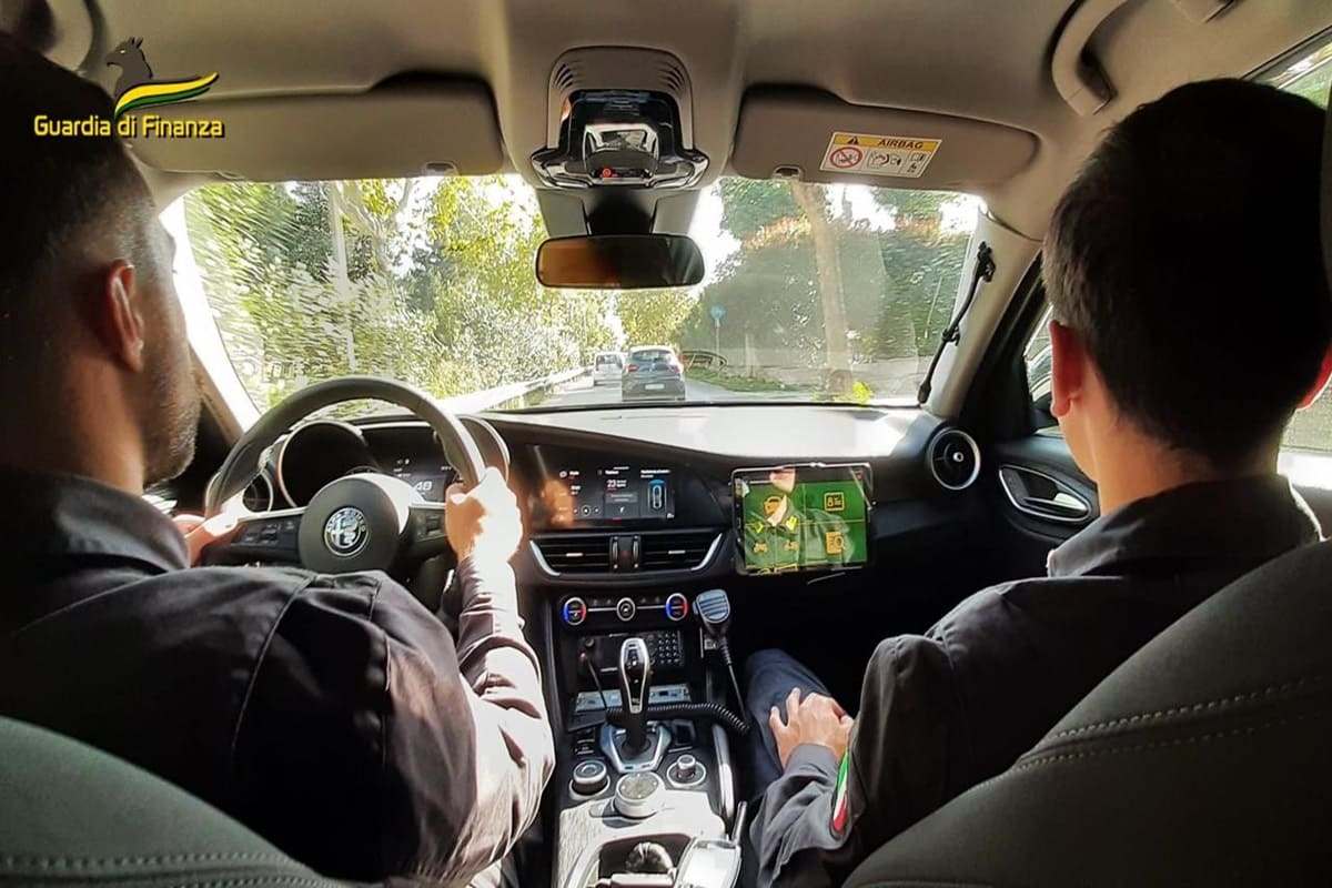 Festa in maschera abusiva per Halloween, scatta il blitz della Finanza in una villa di Bagheria