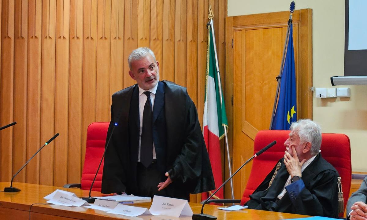 Curcio: “Le carceri sono indifese dai cellulari, tutto questo vanifica le indagini”