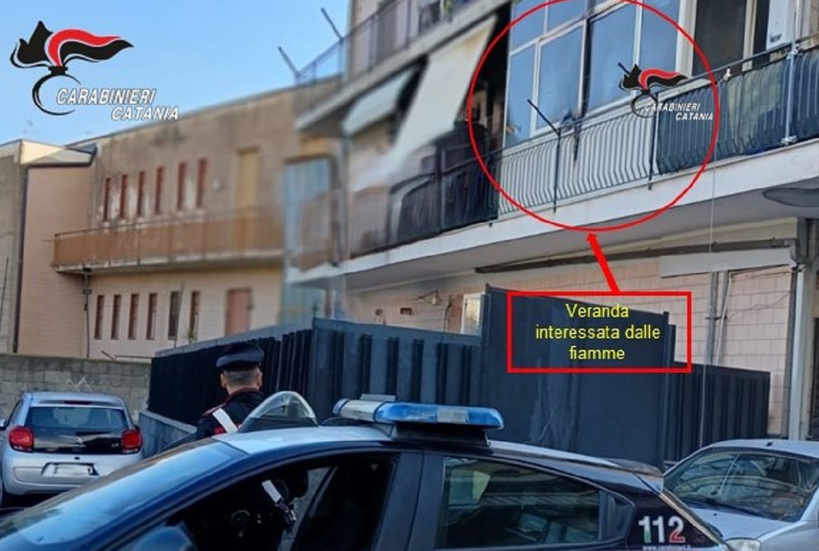 Incendio in un’abitazione, donna disabile salvata dai Carabinieri