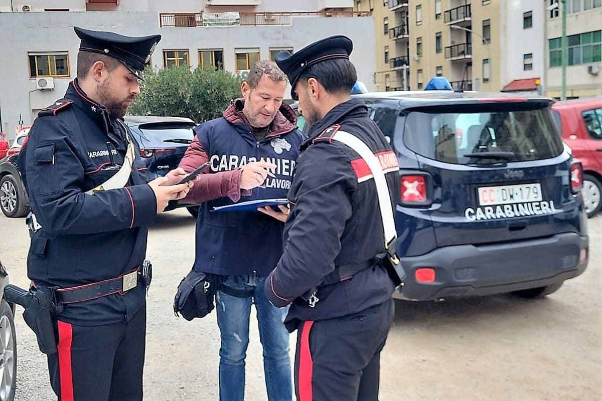 Costretti a lavorare in nero e senza servizi igienici, maxi sanzione a società di parcheggi a Palermo