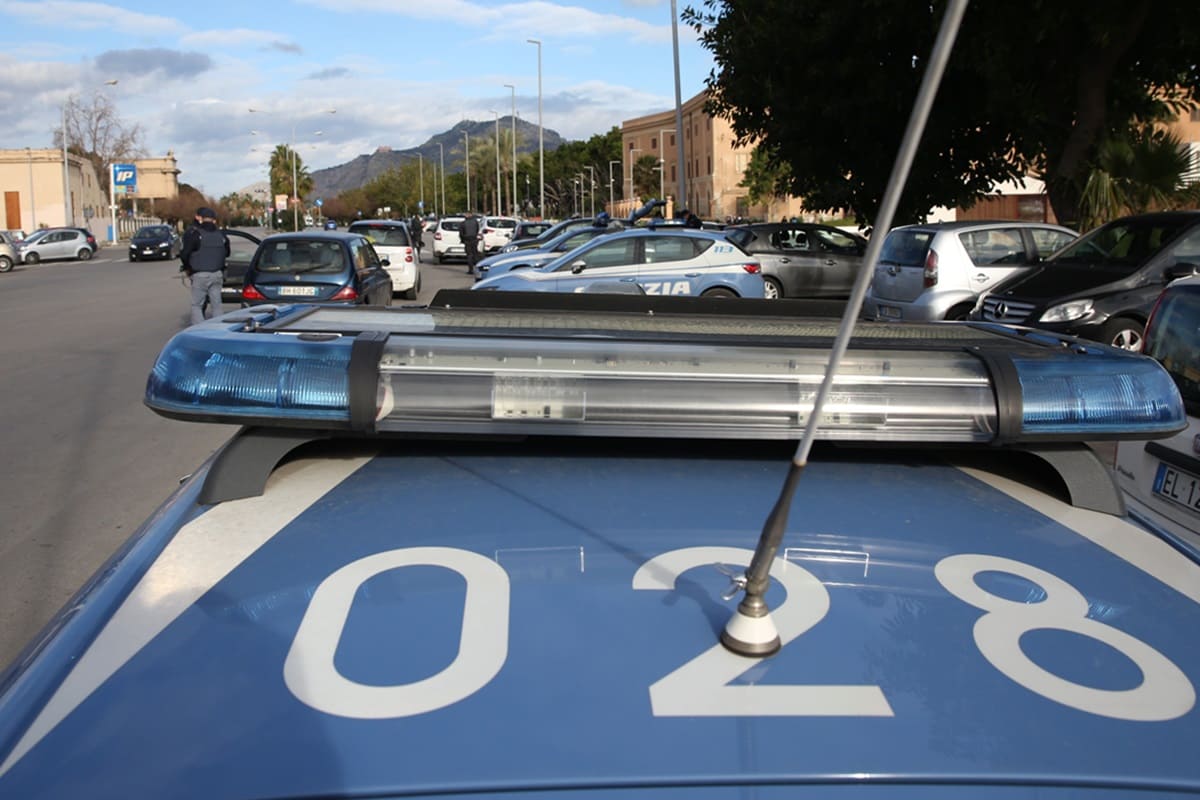Pestaggi e minacce a imprenditore a Palermo per estorcere denaro: eseguiti 4 arresti