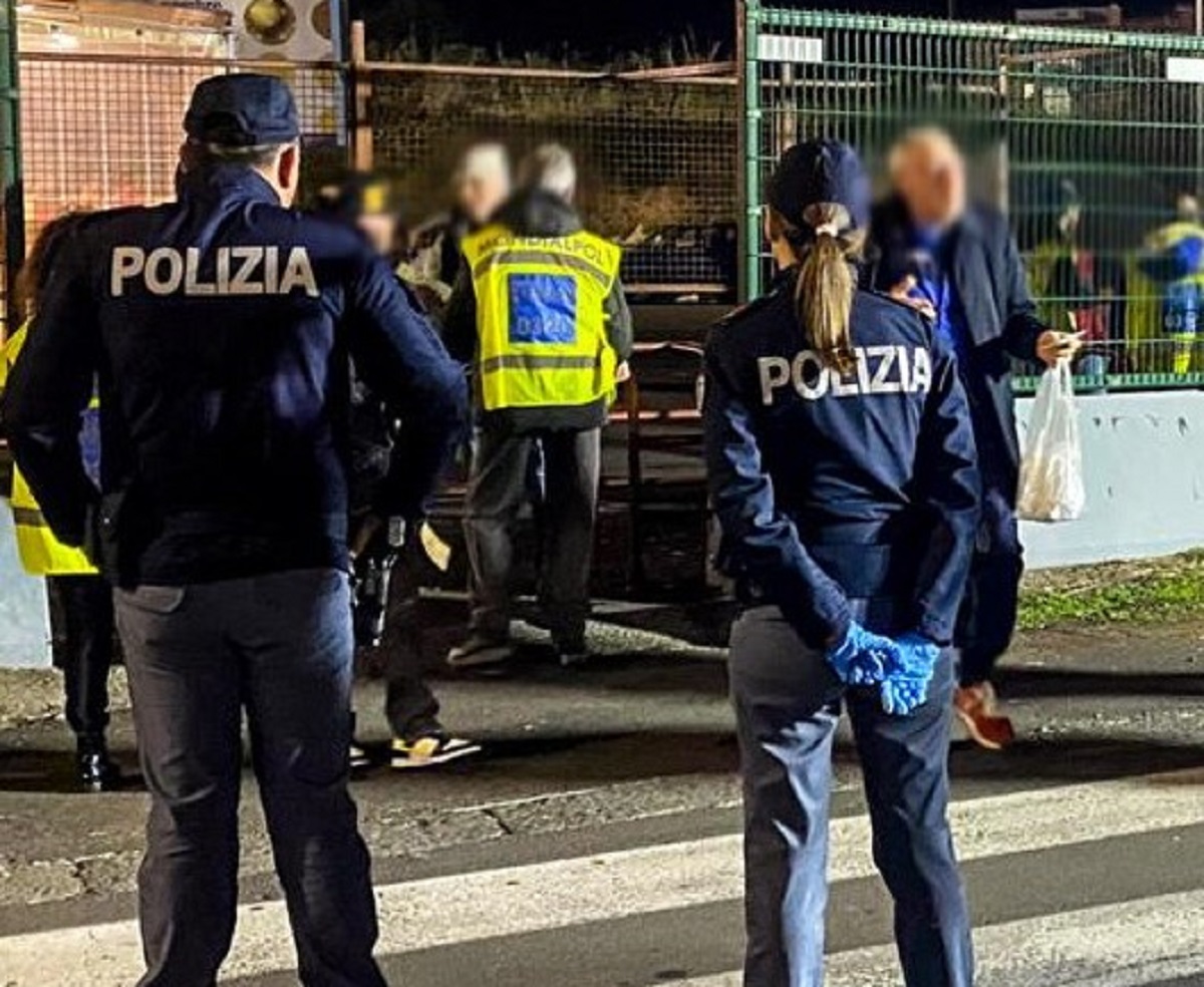 Dall’Olanda: “Circa 180 tifosi del Napoli fermati a Eindhoven”. Per loro, il fermo e poi espulsione