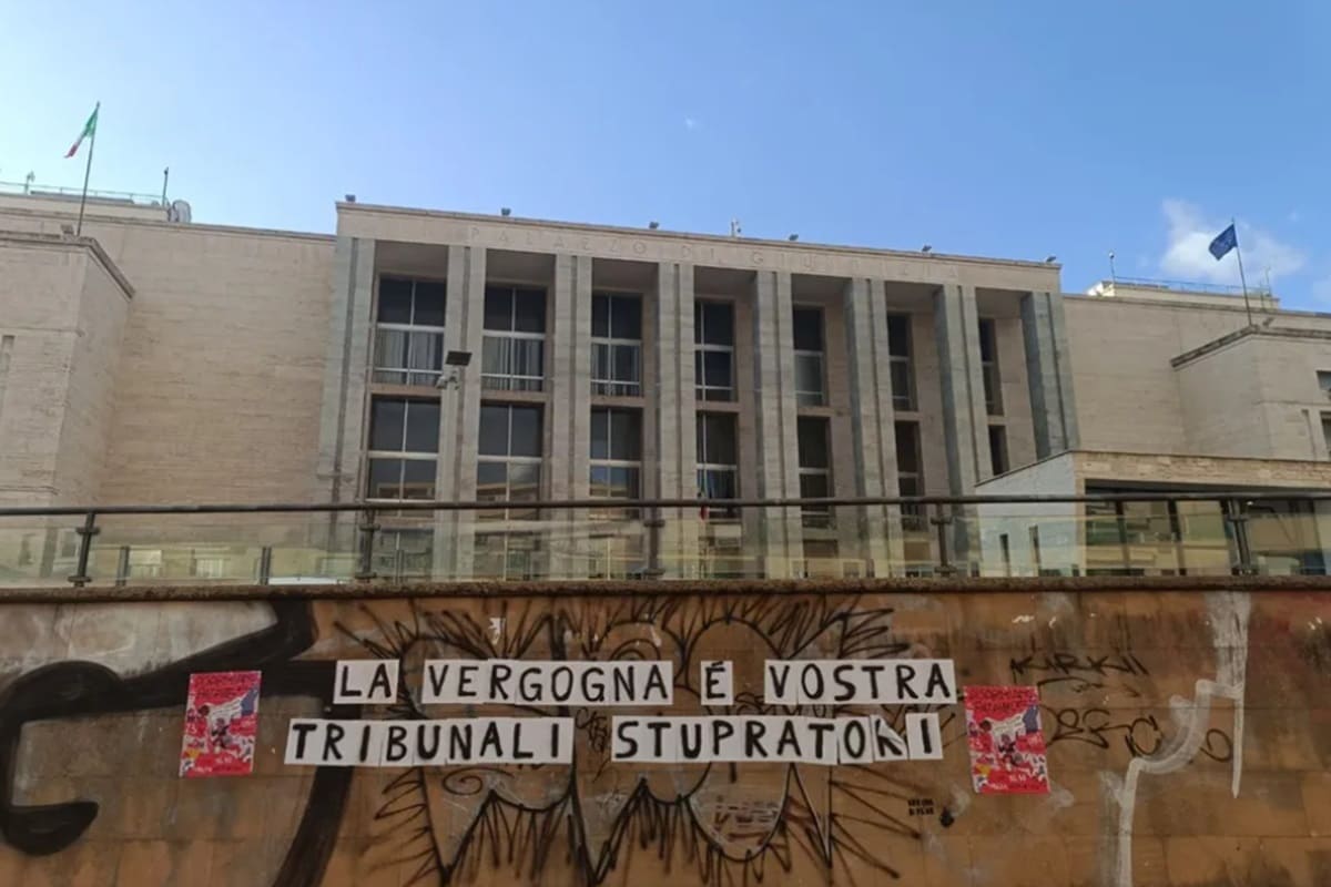 “Tribunali stupratori”, le scritte shock a Palermo: scattano le indagini