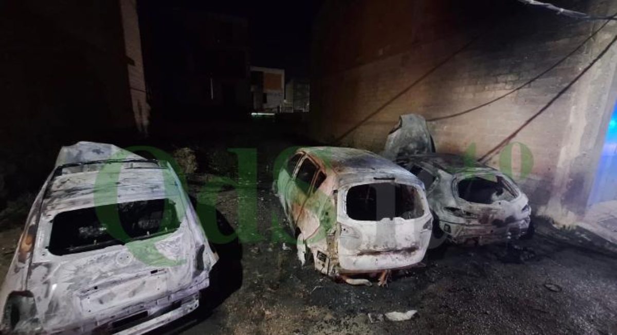 Licata, auto date alle fiamme nella notte: le indagini