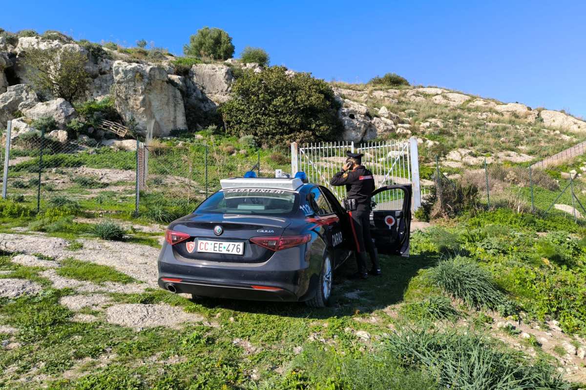 Caltanissetta, furto di beni archeologici: denunciate tre persone