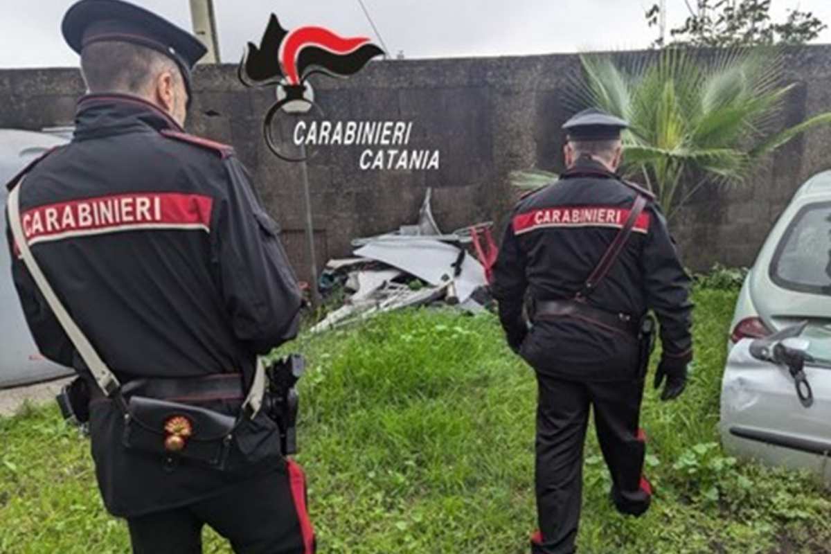 Aci Bonaccorsi, i carabinieri contro gli ecoreati: denunciato il titolare di un’autofficina