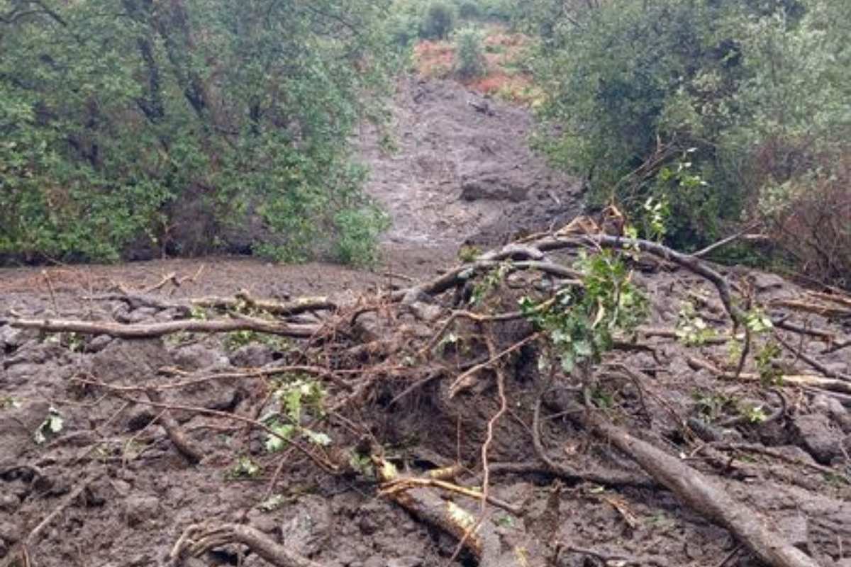 VIDEO | Maltempo, ad Acireale crolla parte della Timpa. Volontari in soccorso e riunione d’urgenza in Prefettura