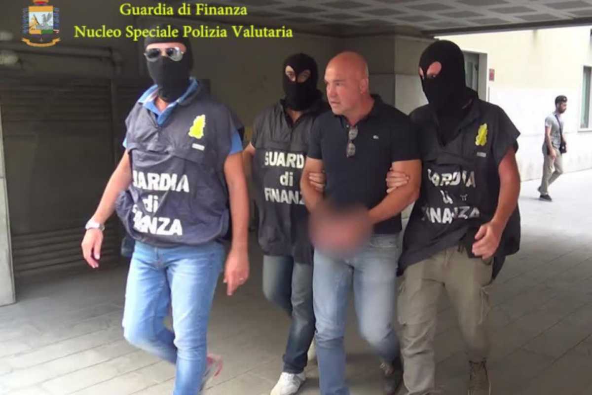 Mafia, Corona dal 41 bis alla scarcerazione: adesso il boss dovrà lasciare la Sicilia