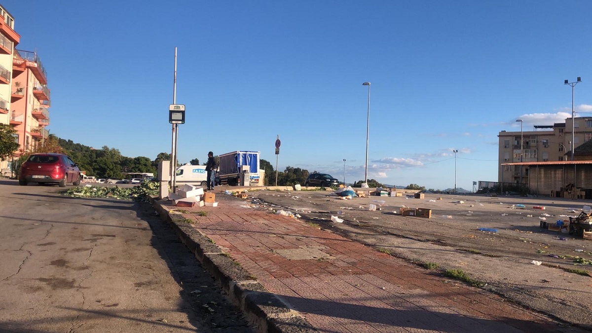 FOTO | Sospeso mercato ortofrutticolo ad Agrigento: rischio per sicurezza e igiene, troppi scarti in strada