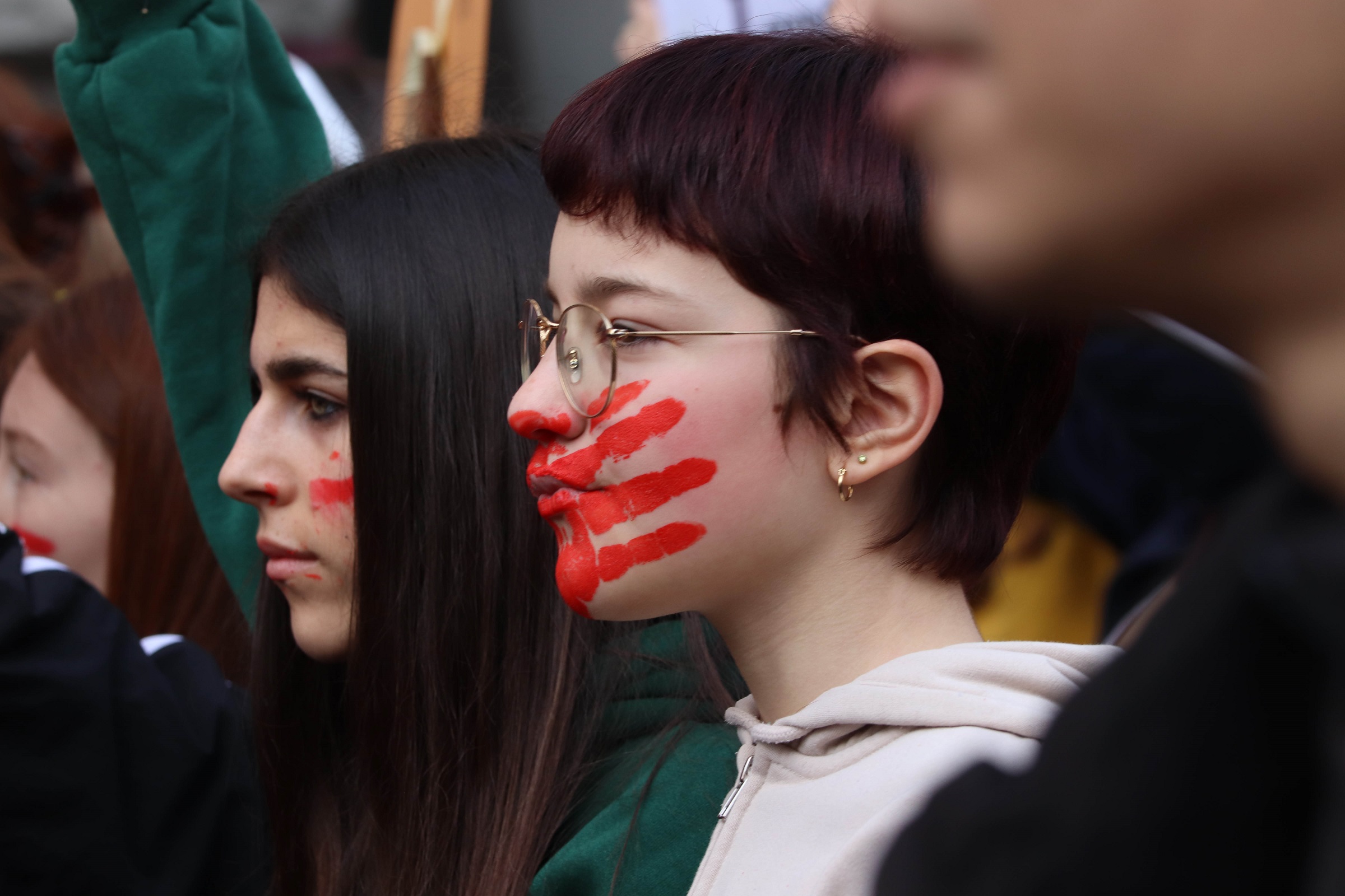 Famiglia, scuola e istituzioni: non una di meno per porre fine alla drammatica strage di donne
