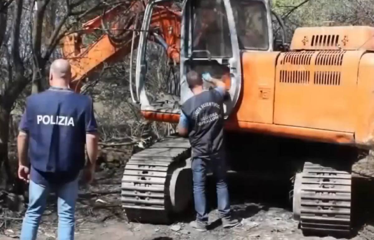 VIDEO | Operazione New Holland, fermata la banda dell’escavatore a Lentini: 5 arresti