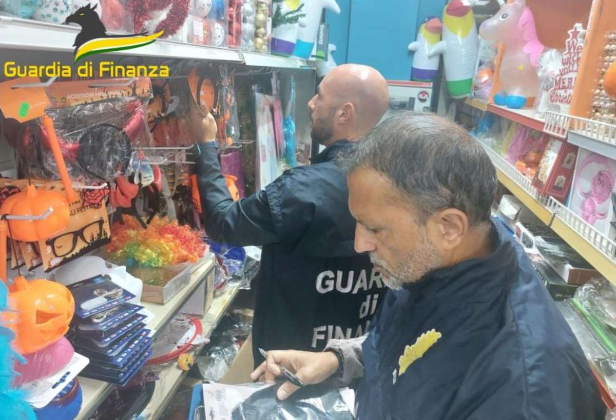 Palermo, le Fiamme Gialle sequestrano oltre 200mila prodotti non conformi: le misure