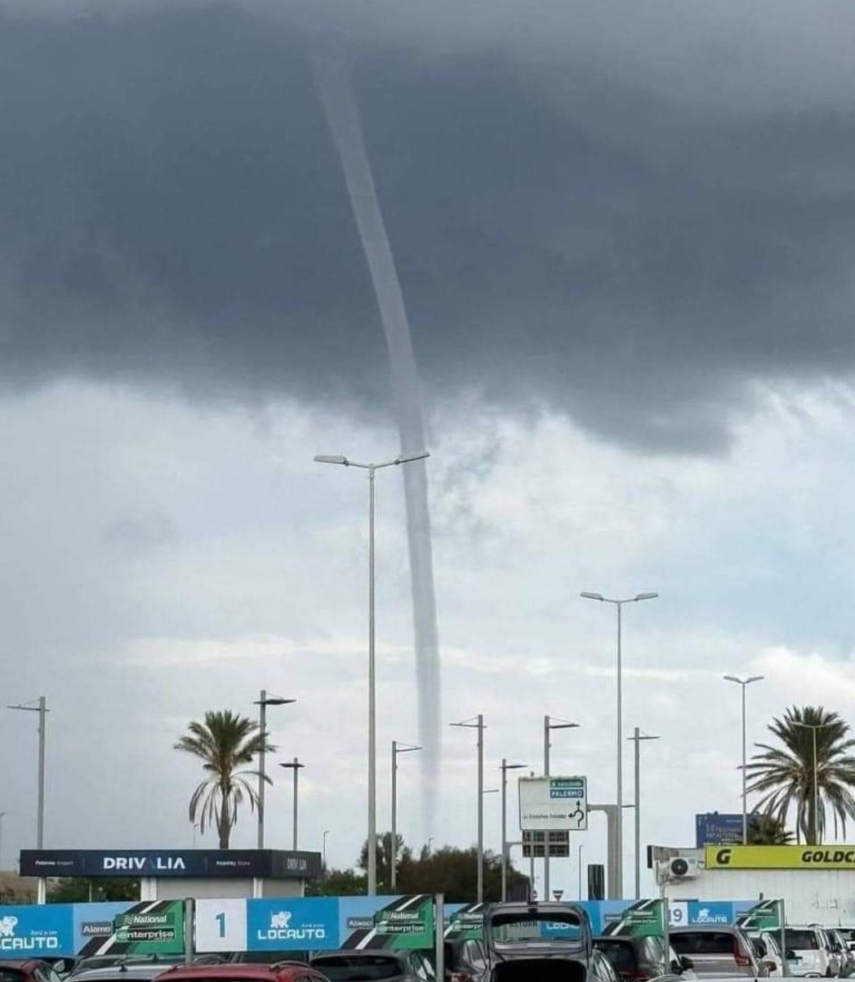 VIDEO | Paura a Palermo: tromba marina sopra l’aeroporto Falcone Borsellino