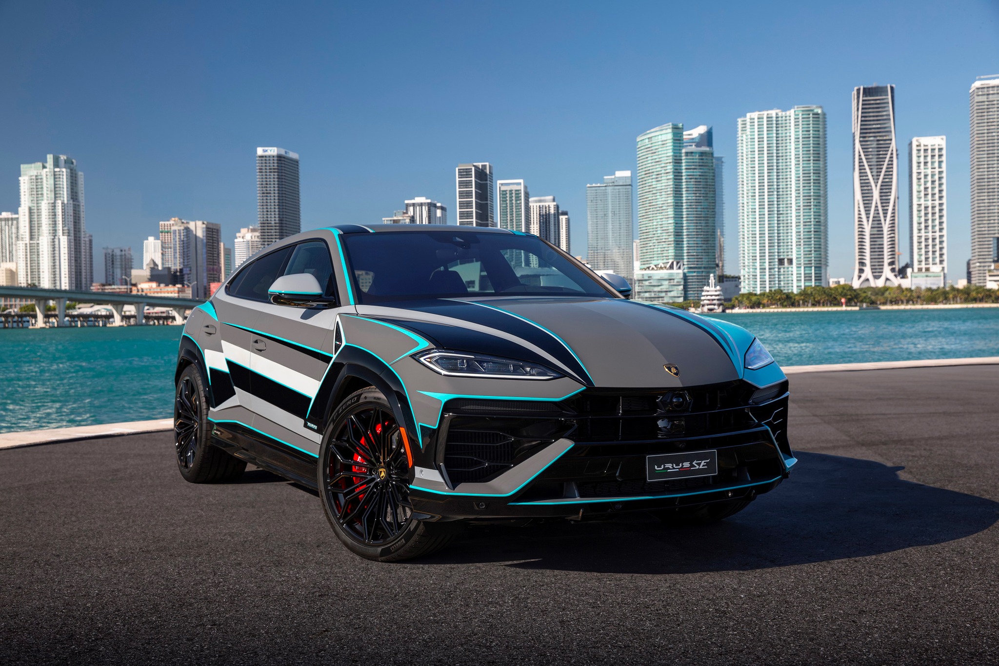 Lamborghini Urus Se, a Miami  svelata la versione Ad Personam
