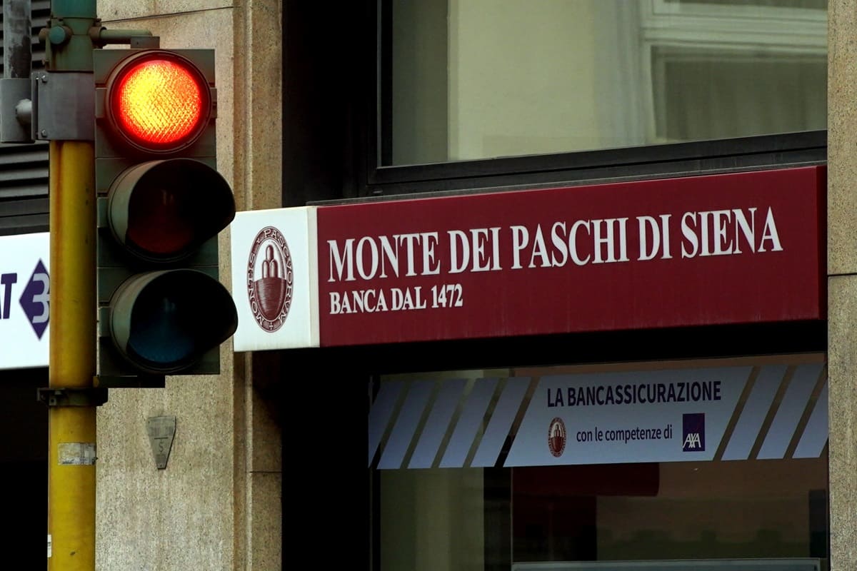 Monte dei Paschi down, segnalazioni sui servizi online in mattinata: cosa è successo