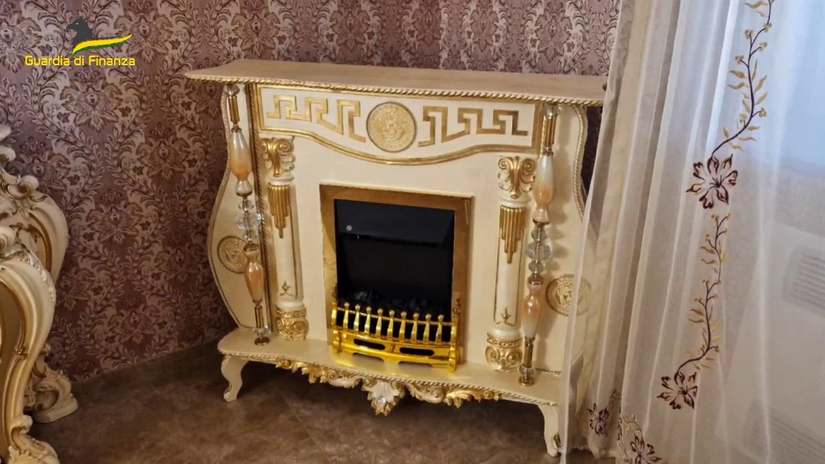 Caltanissetta: sequestro di beni mobili, immobili e società per un valore di circa 700mila euro