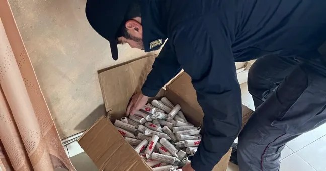 Catania, mezza tonnellata di fuochi d’artificio in casa: arrestato 34enne