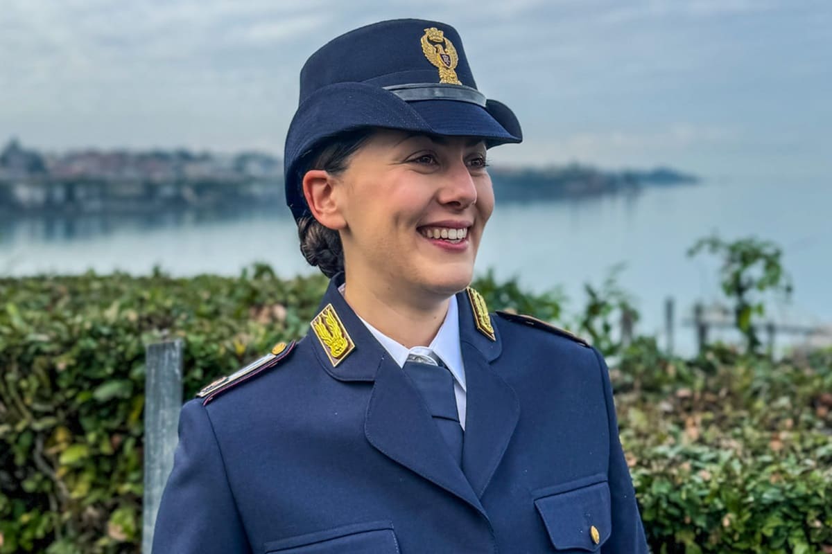 VIDEO | Poliziotta siciliana giura davanti al padre tetraplegico, la storia di Lara Latragna