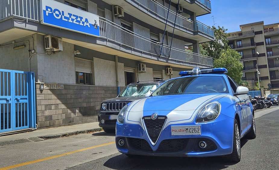 “Qui comando io”, e minaccia la madre per soldi: arrestato 46enne a Catania