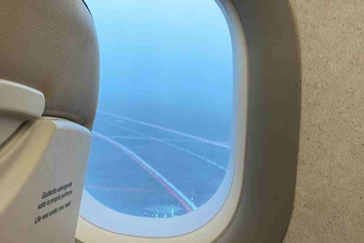 Catania, fitta nebbia in aeroporto: diversi i voli in arrivo dirottati su Palermo Catania, fitta nebbia in aeroporto: diversi i voli in arrivo dirottati su Palermo