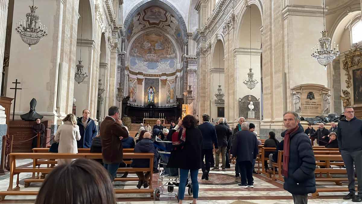 Catania a lutto, oggi i funerali di Enzo Trantino: l’omaggio del foro etneo per l’ultimo saluto
