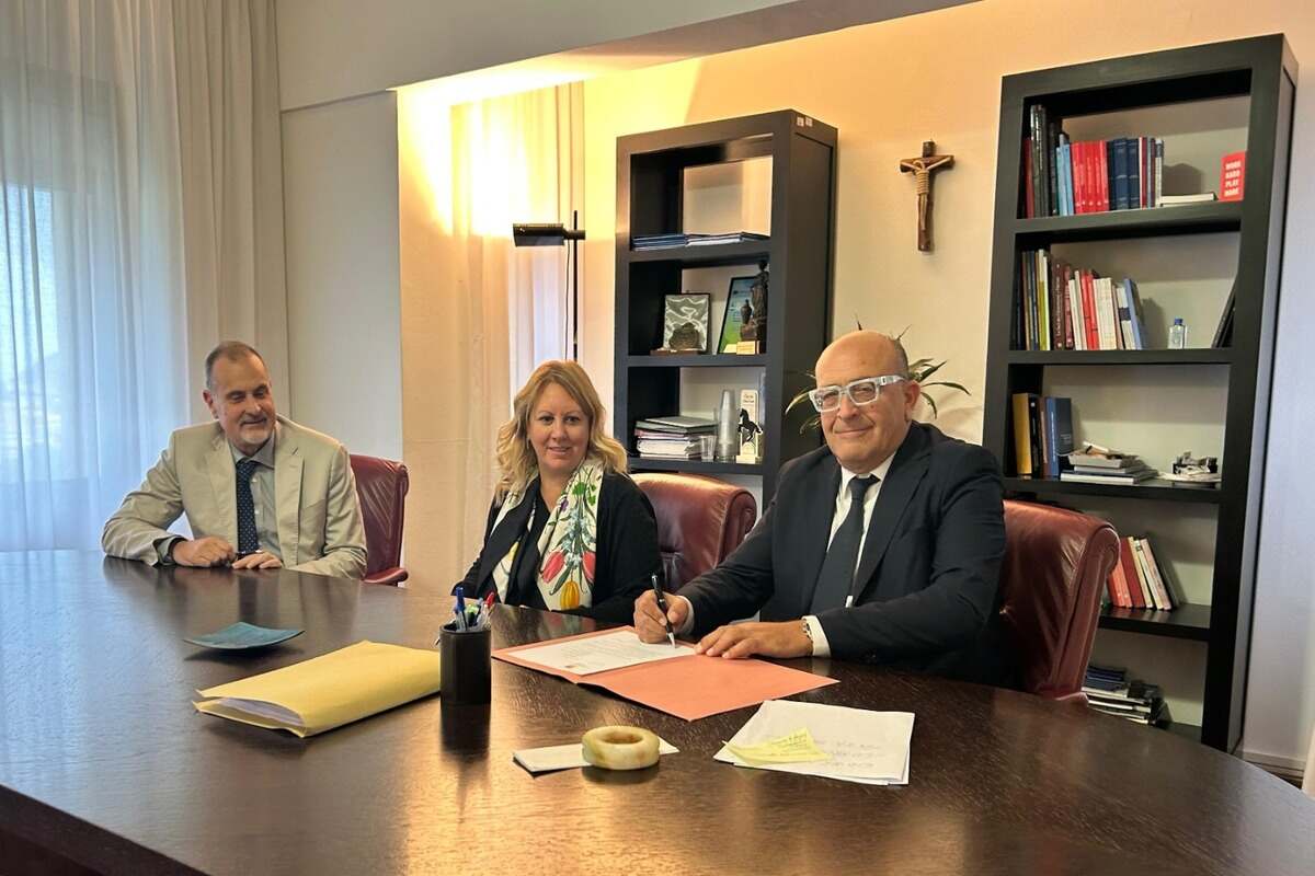 Savarino firma protocollo per ospiti Rsa: “Portiamo virtualmente il mare a chi non può più andarci”