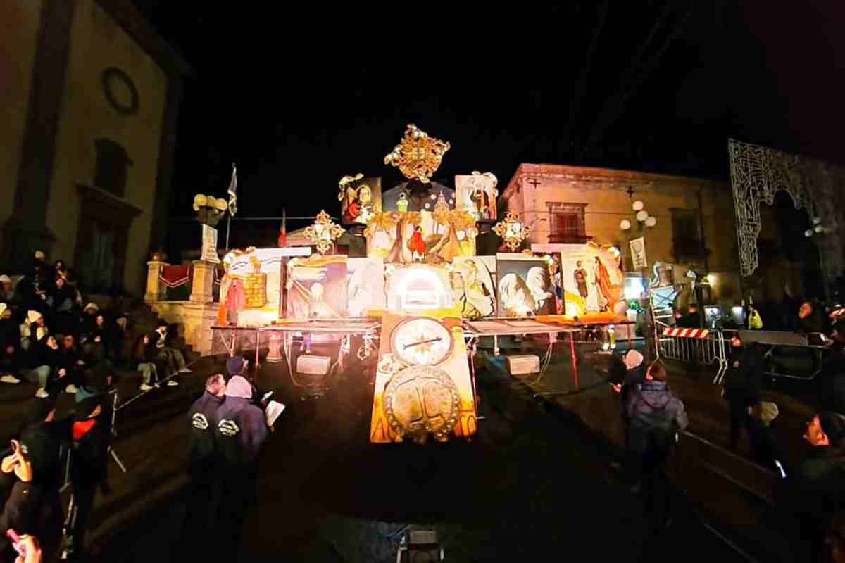 FOTO | Belpasso, un successo straordinario per la Spaccata del Carri di Santa Lucia