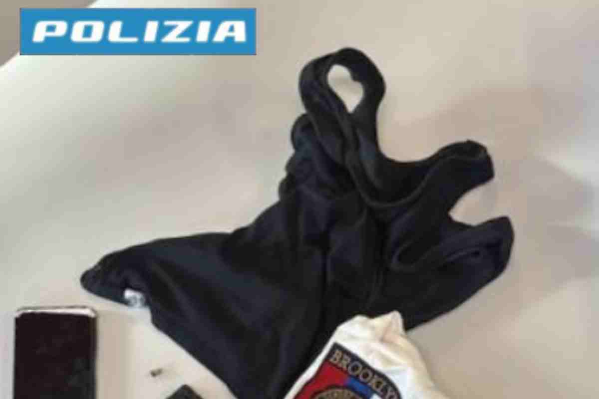 Siracusa, all’esame della patente con microcamera e auricolare: denunciato 47enne