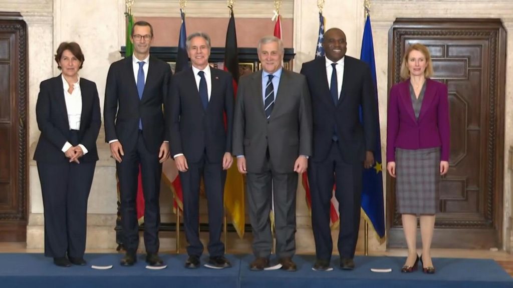 Tajani riunisce Quintetto sulla Siria: affrontare tema della revoca delle sanzioni Tajani riunisce Quintetto sulla Siria: affrontare tema della revoca delle sanzioni