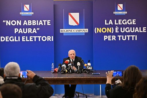 Campania, sul terzo mandato De Luca tira dritto e attacca il governo Campania, sul terzo mandato De Luca tira dritto e attacca il governo