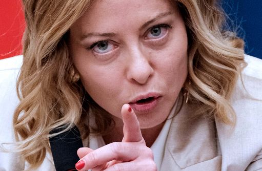 Meloni da Trump: rafforziamo relazione, Italia per dialogo Ue-Usa Meloni da Trump: rafforziamo relazione, Italia per dialogo Ue-Usa