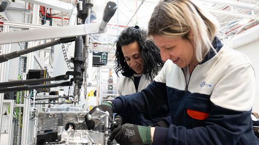 Stellantis assume controllo società di produzione cambi ibridi eDct