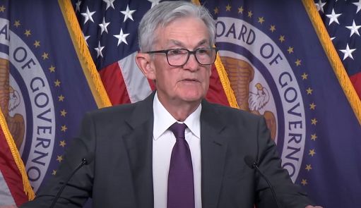 Fed blocca tassi e li terrà fermi se inflazione non tornasse a calare Fed blocca tassi e li terrà fermi se inflazione non tornasse a calare