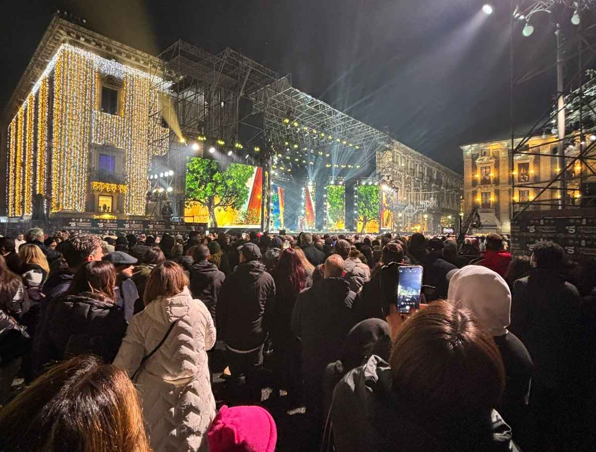 Catania, grande successo per il “Capodanno in Musica” Mediaset. Trantino: “Momento straordinario per la città”