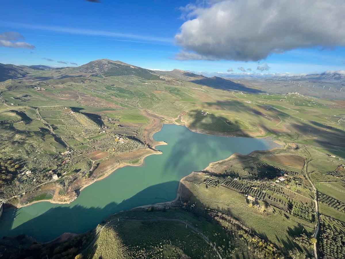 L’acqua torna a riempire gli invasi siciliani ma dai detriti ai collaudi restano le criticità