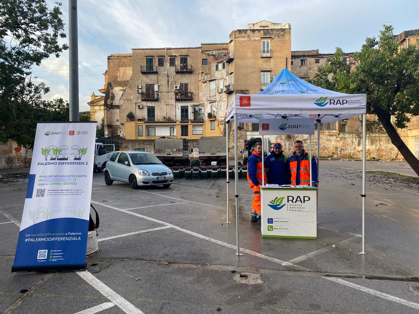 Differenziata centro Storico, supporto dei residenti in un infopoint della RAP