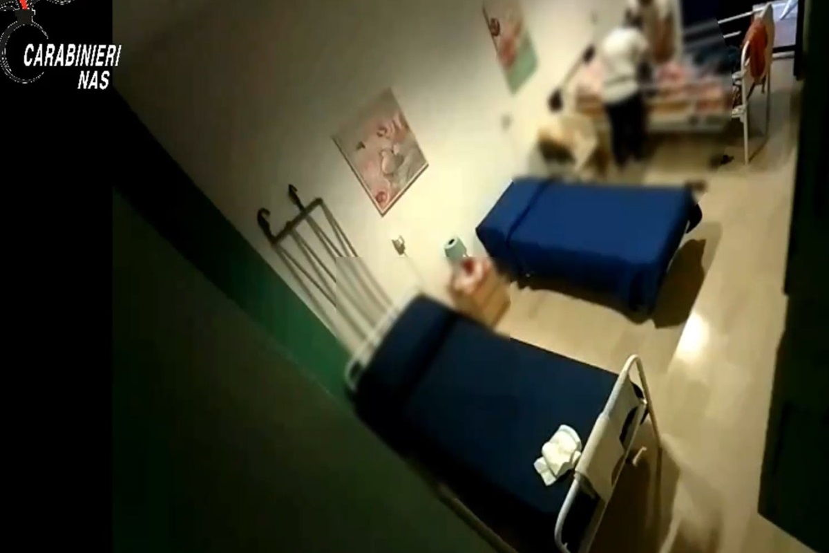 VIDEO | Maltrattamenti, farmaci e insulti agli anziani, scoperti abusi in casa di riposo a Ragusa