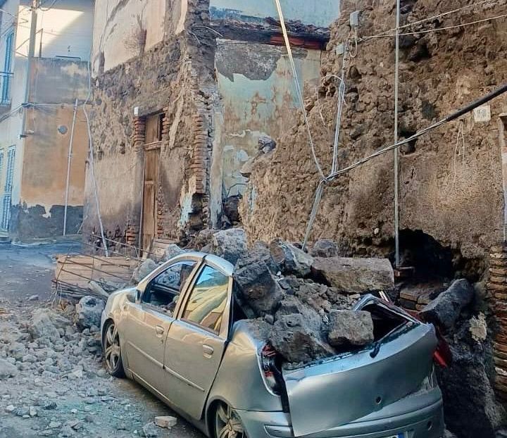 Vigili del Fuoco Crollo Adrano