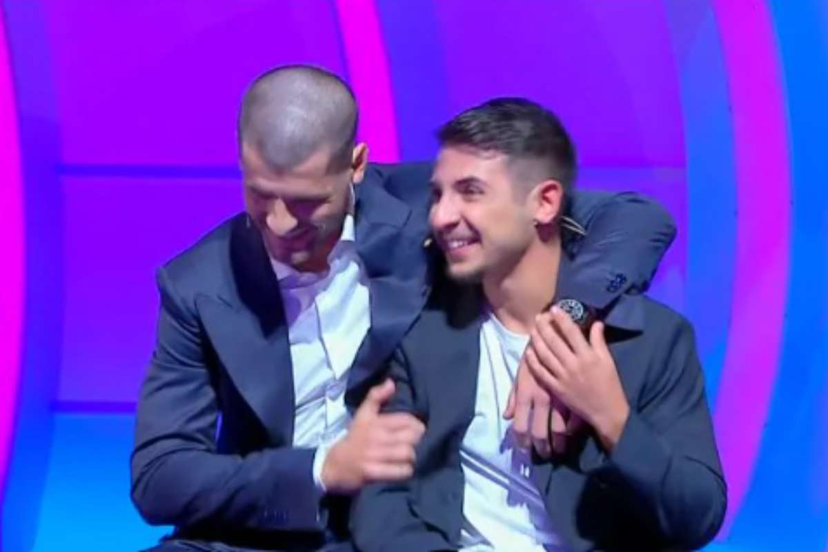 L’emozione di Alvaro Morata a C’è Posta per Te per la storia di Matteo e Martina: “Tremo, non so come sto riuscendo a non piangere”