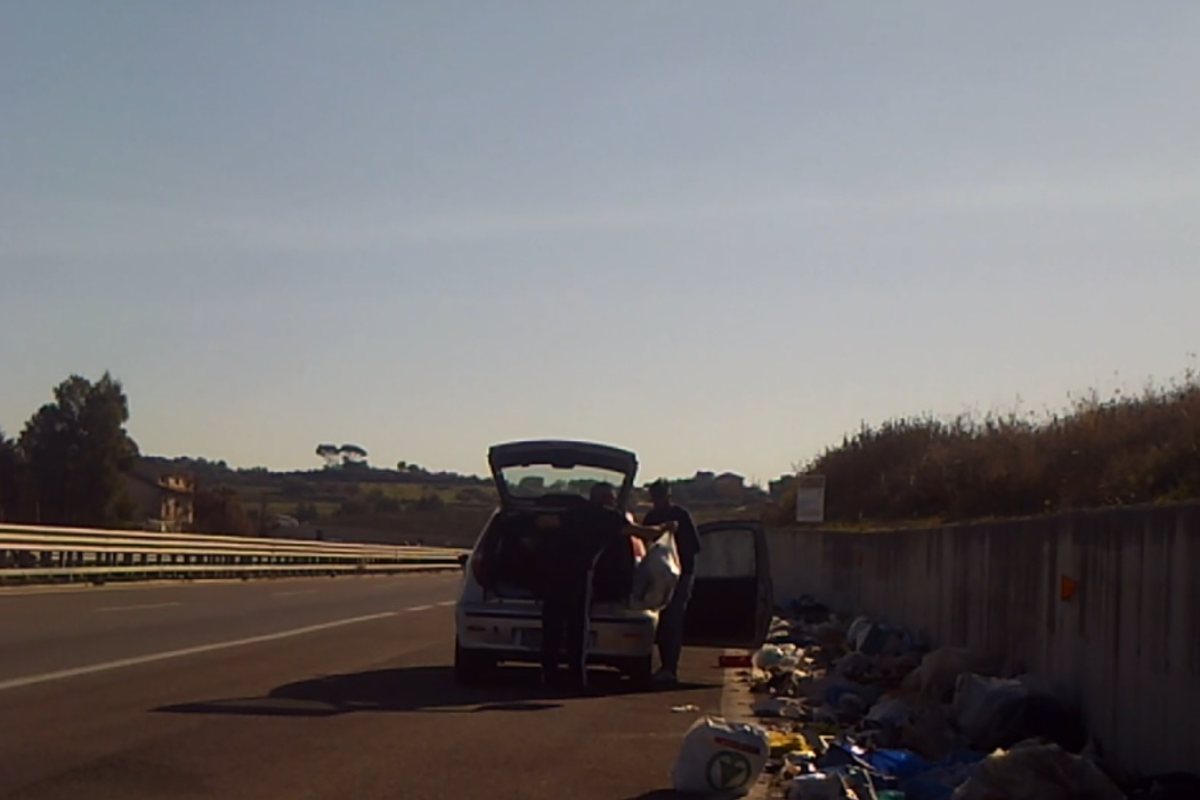 VIDEO | Zozzoni ripresi dalle telecamere nascoste: l’intervento nell’agrigentino