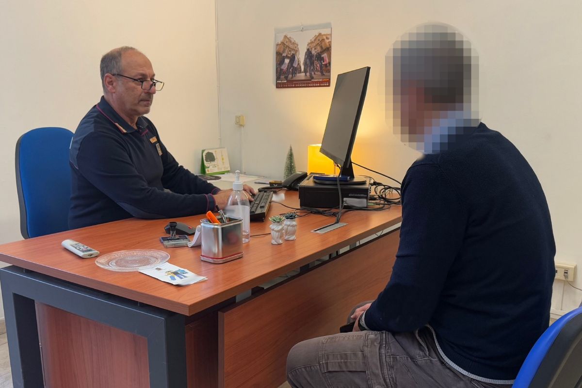 “Sono dipende dal crack, arrestatemi!”, 21enne si autodenuncia e rivela di aver rubato un’auto