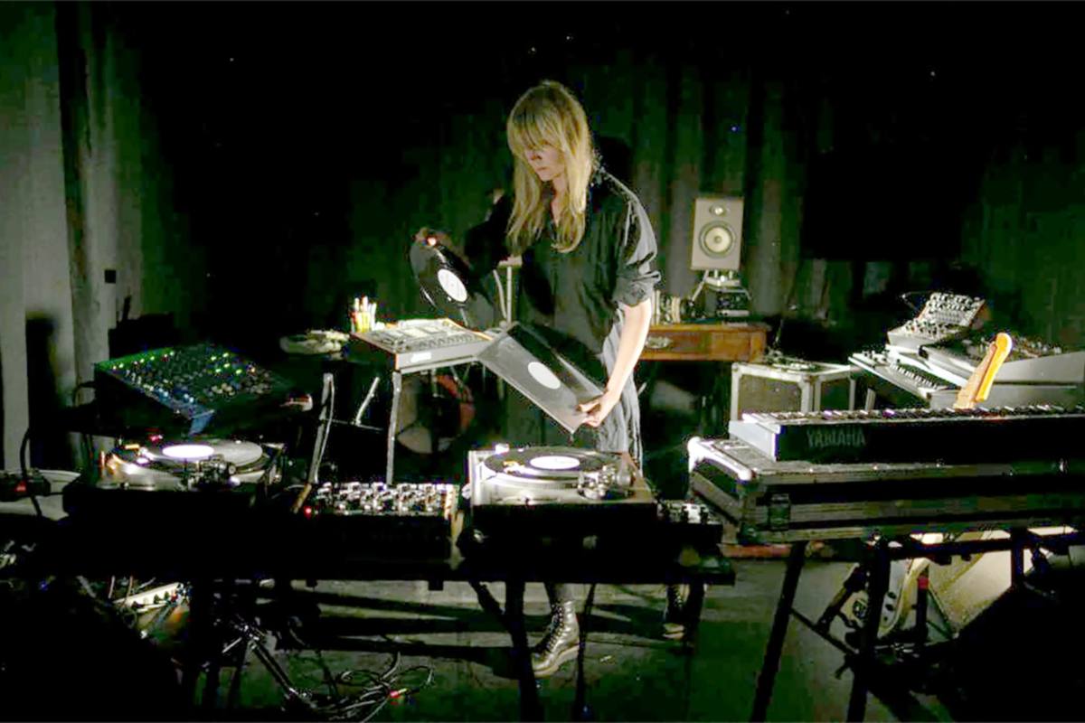 Rassegna Pulsar, da Zō l’elettronica istintiva di Camilla Sparksss, tra noise pop e cold wave