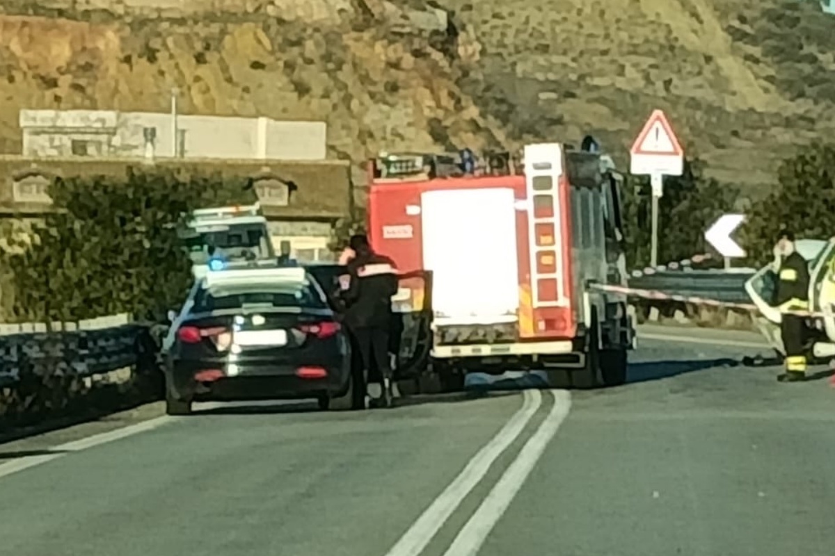 Due persone rimangono ferite in un incidente: traffico in tilt sulla Ragusa-Catania