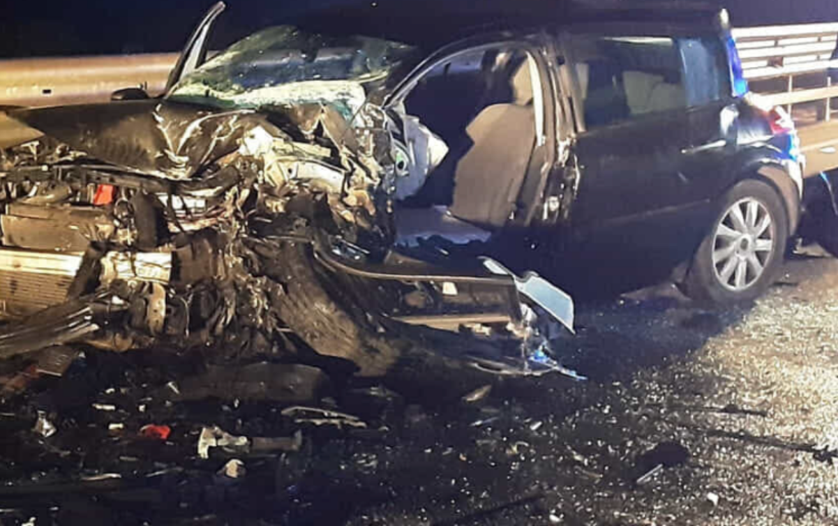 Percorre dieci chilometri contromano sulla statale e si schianta su un’auto, due feriti gravissimi Percorre dieci chilometri contromano sulla statale e si schianta su un’auto, due feriti gravissimi