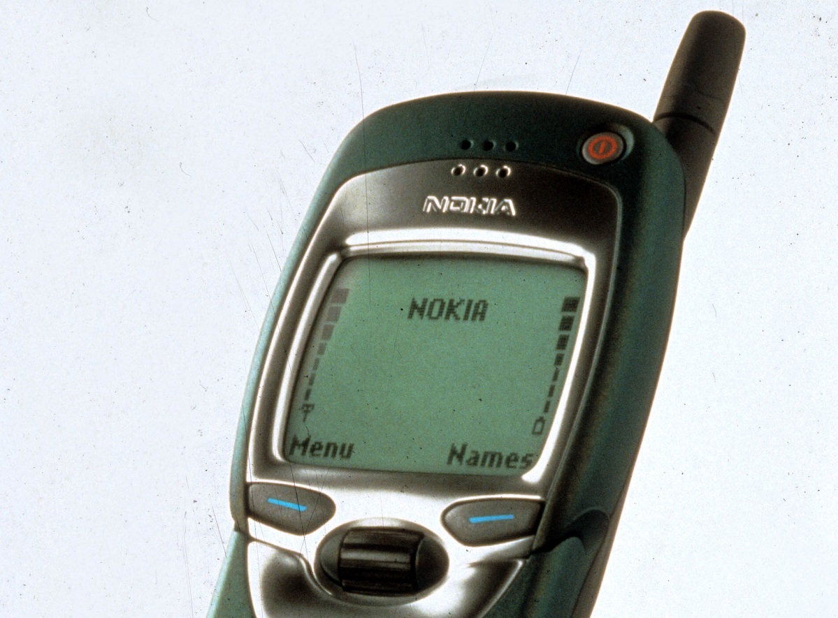 Un messaggio inviato per caso gli fa incontrare l’amore della sua vita