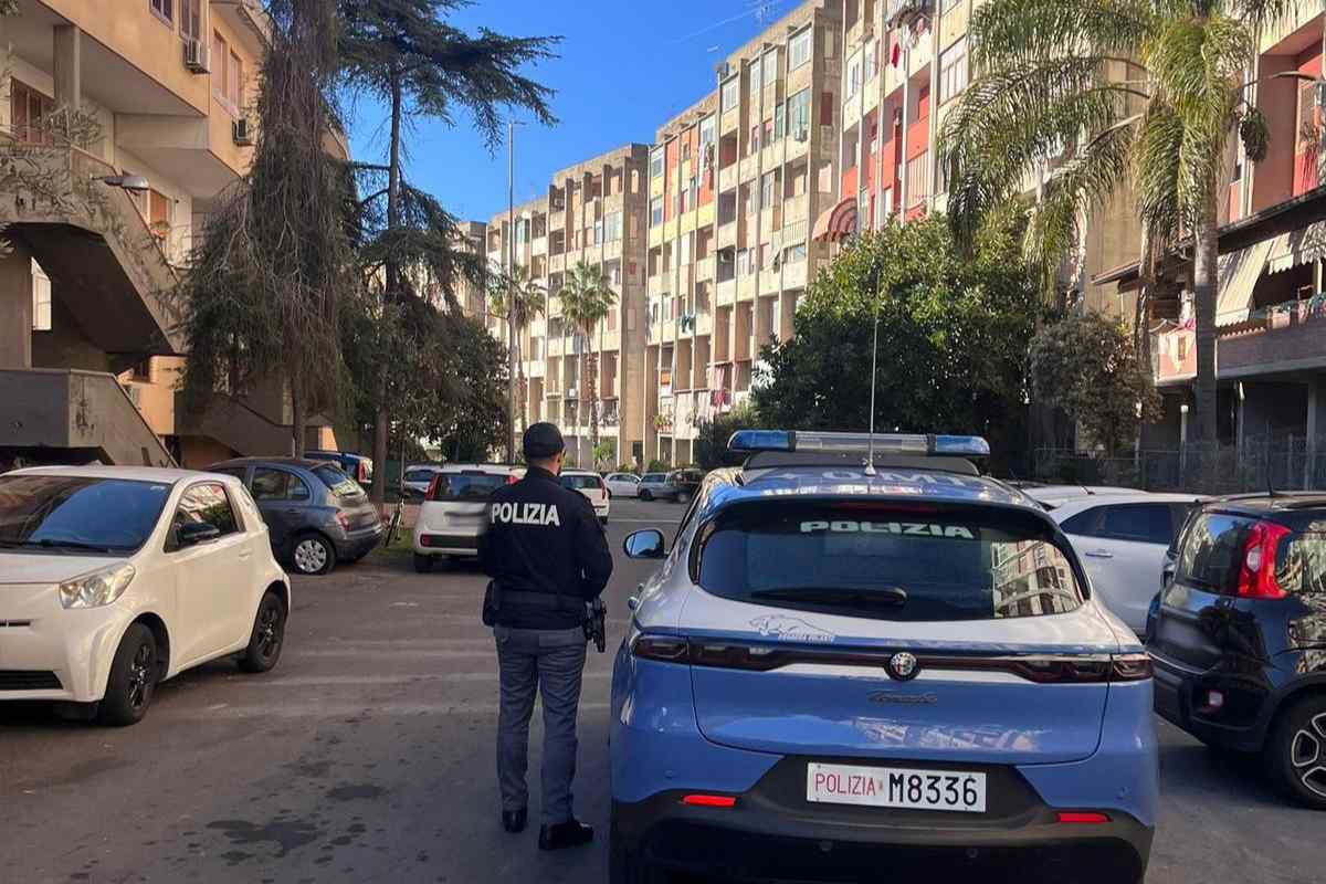 Catania, controlli della Polizia a San Giovanni Galermo: sequestrata cocaina in ascensore