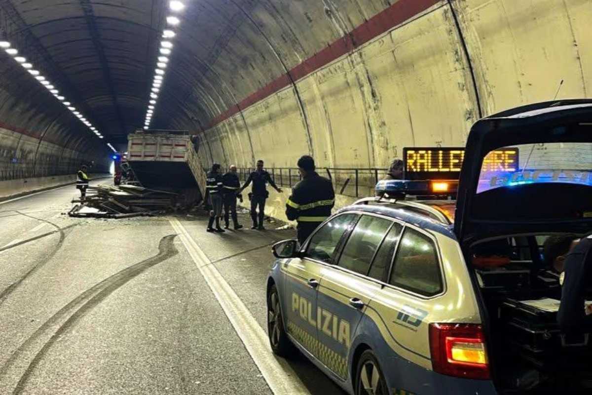Arrestati tre malviventi sulla Siracusa-Catania: l’intervento della polizia stradale