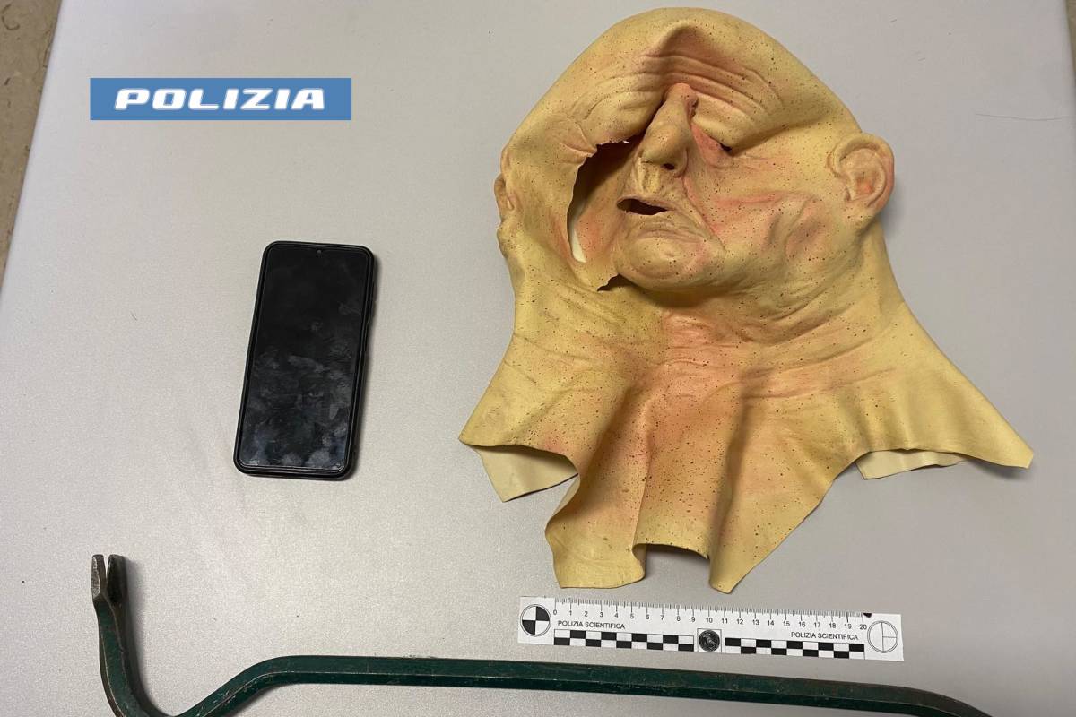 Adrano, 5 giovani prendono di mira alcune abitazioni: denunciati dalla Polizia