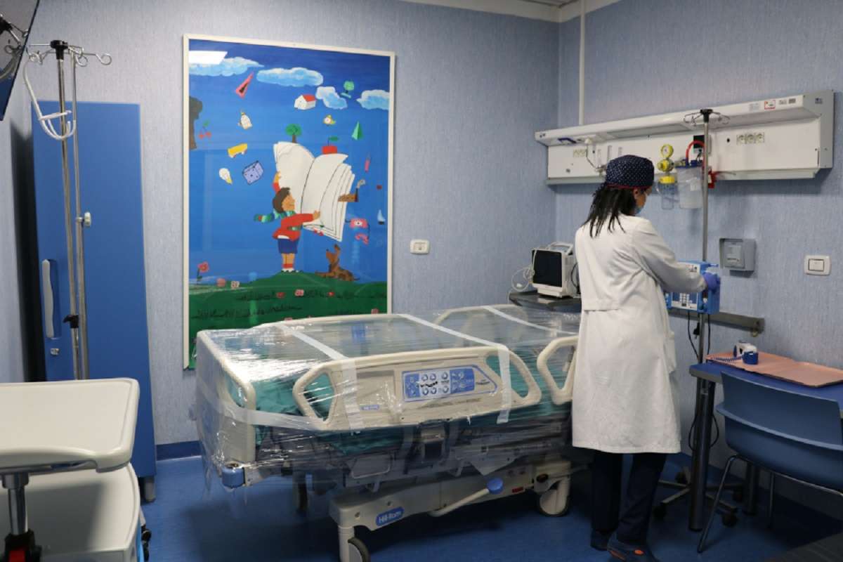 Bimbo di 4 anni guarito dopo gravi ustioni riportate: trapiantata pelle del padre