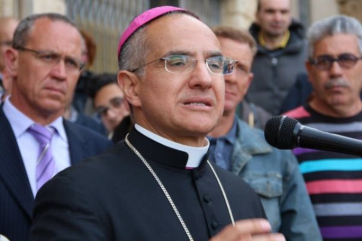 Abusi sessuali sacerdote di Enna, vescovo Gisana rinviato a giudizio